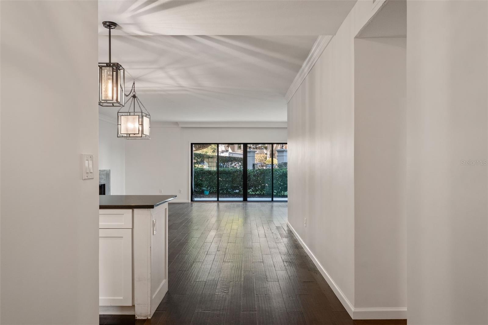 106 S INTERLACHEN AVENUE 118