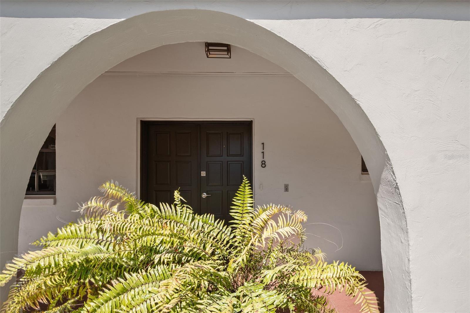 106 S INTERLACHEN AVENUE 118