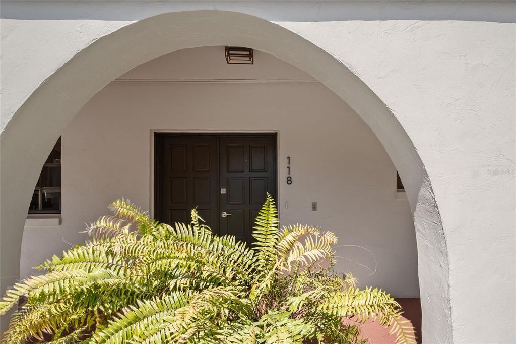 Photo of 106 S Interlachen Avenue #118, Winter Park, FL 32789 (MLS # O6380506)