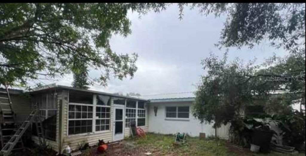 Photo of 927 Pine Street W, Avon Park, FL 33825 (MLS # O6355378)
