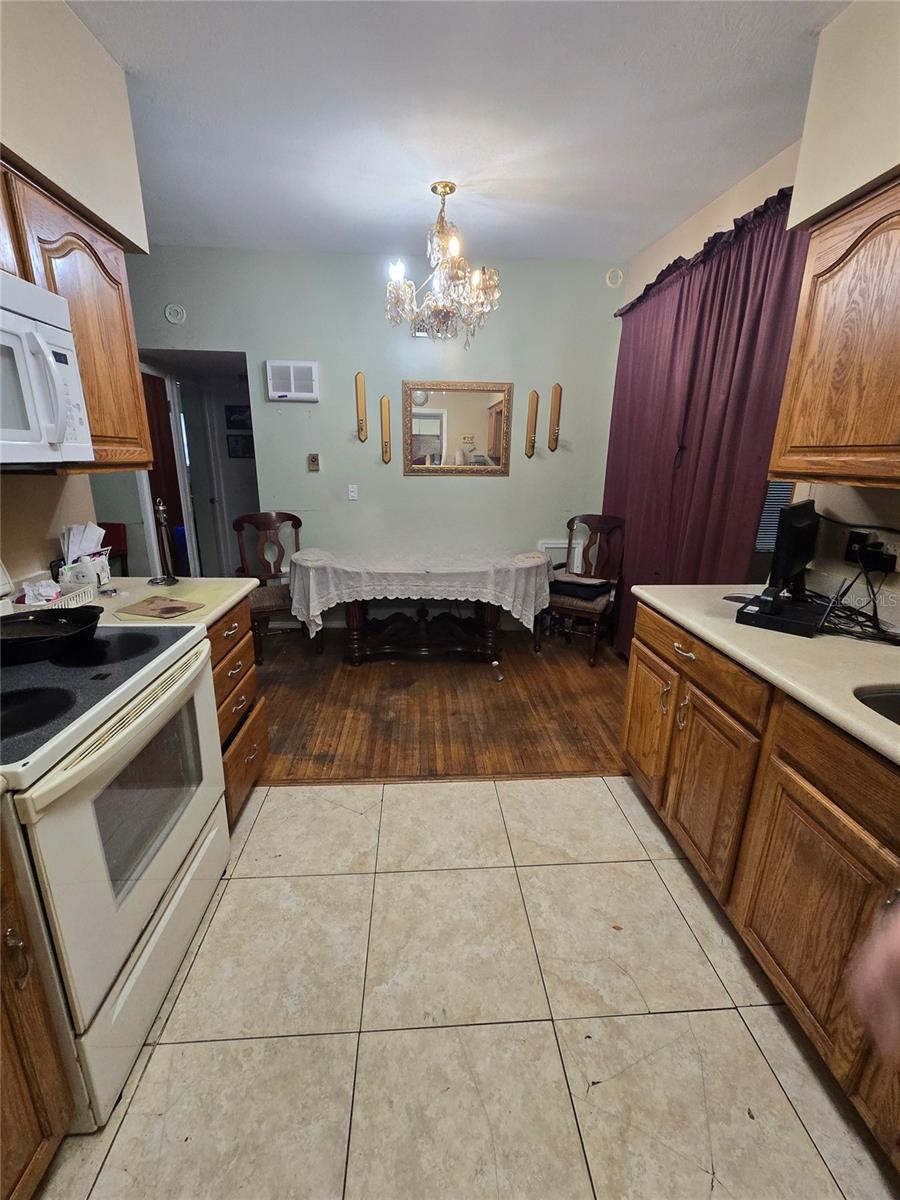 CRESCENT HEIGHTS 1ST ADD - Residential