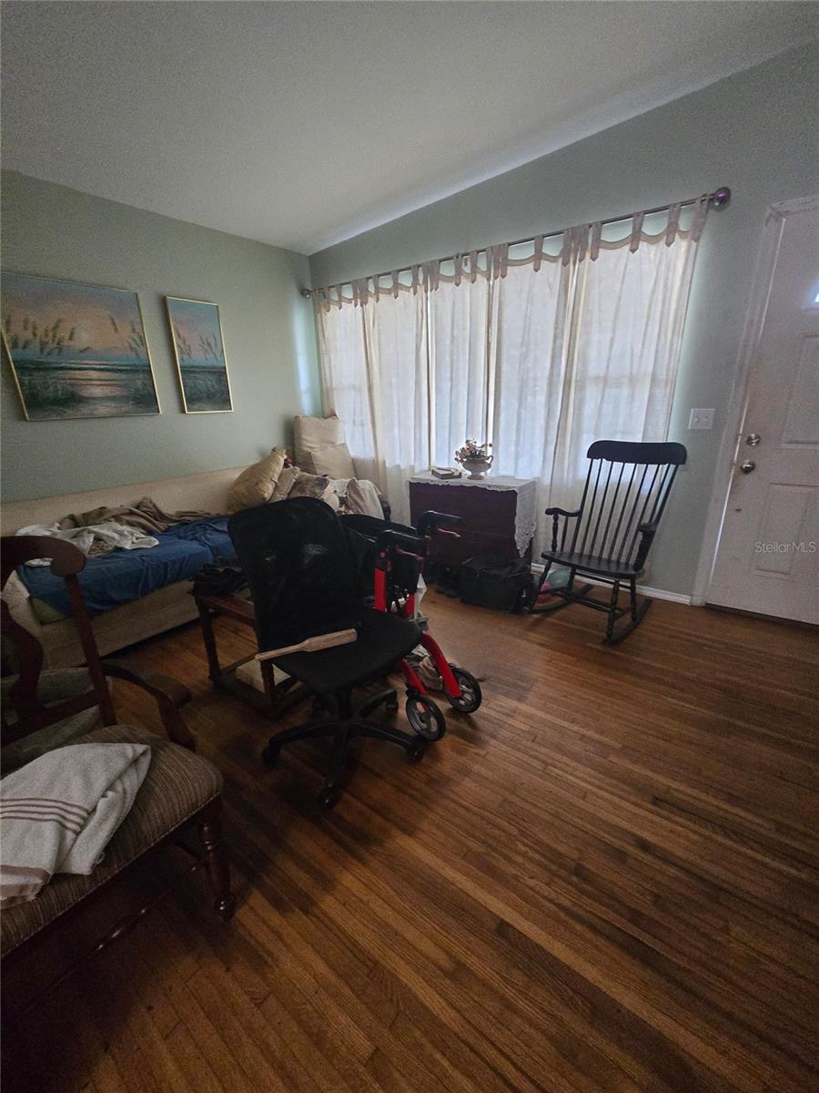 CRESCENT HEIGHTS 1ST ADD - Residential