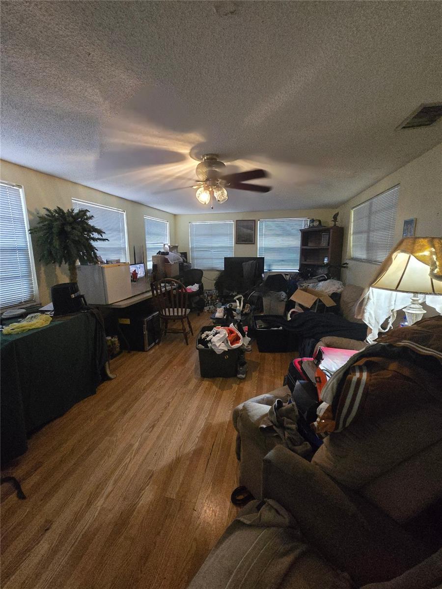 CRESCENT HEIGHTS 1ST ADD - Residential