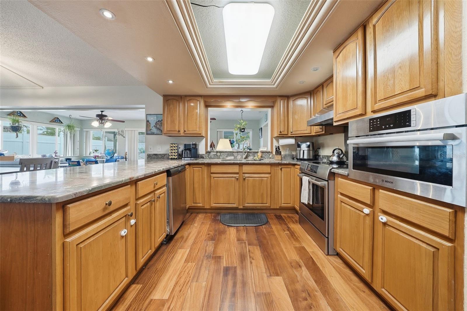 LAKESIDE WOODLANDS - Residential