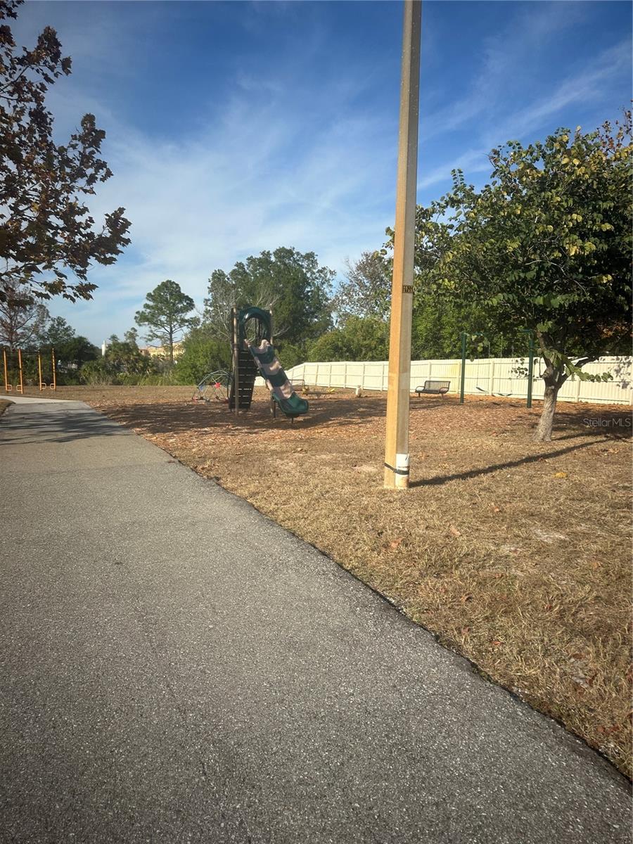 LAKESIDE WOODLANDS - Residential