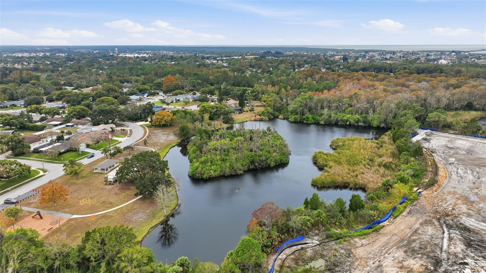 LAKESIDE WOODLANDS - Residential