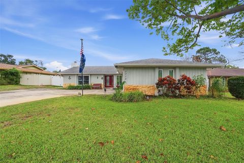 Photo of 7712 Lakeside Woodlands, Hudson, FL 34667 (MLS # W7880896)
