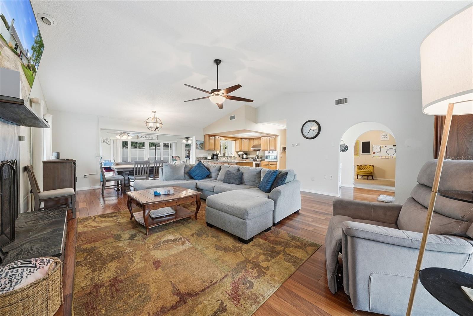 LAKESIDE WOODLANDS - Residential