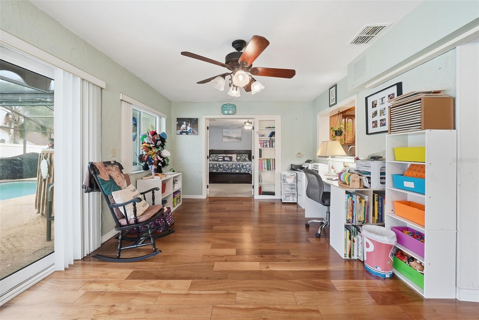 LAKESIDE WOODLANDS - Residential