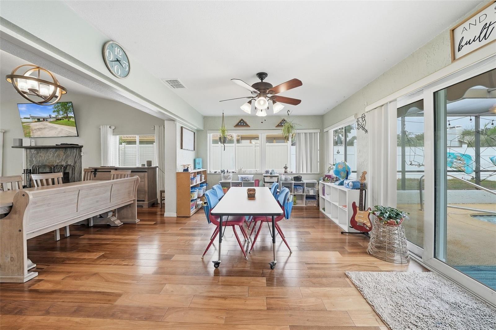 LAKESIDE WOODLANDS - Residential