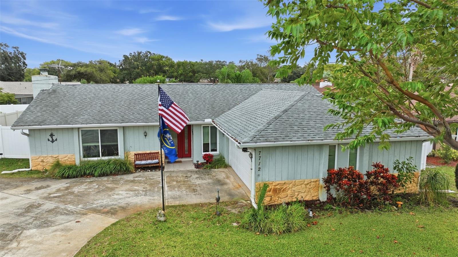 7712 LAKESIDE WOODLANDS