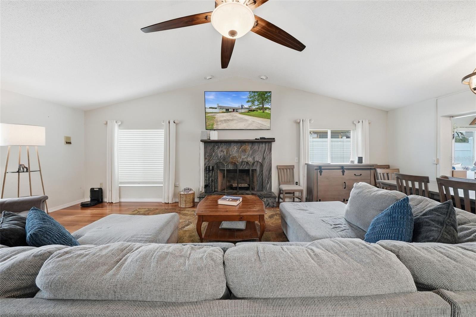 LAKESIDE WOODLANDS - Residential