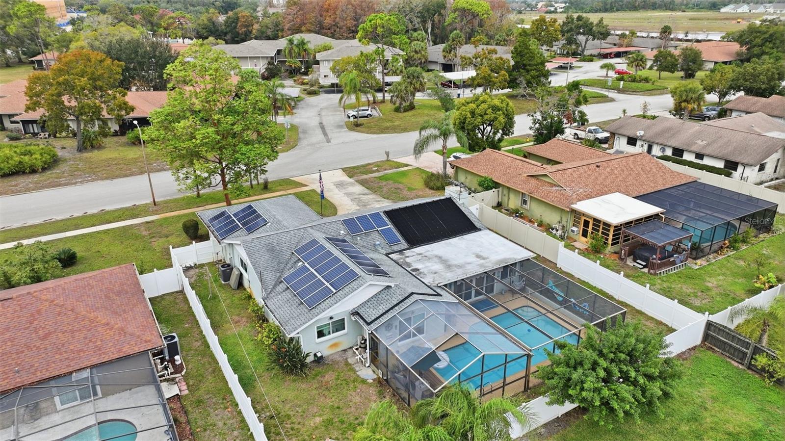 LAKESIDE WOODLANDS - Residential