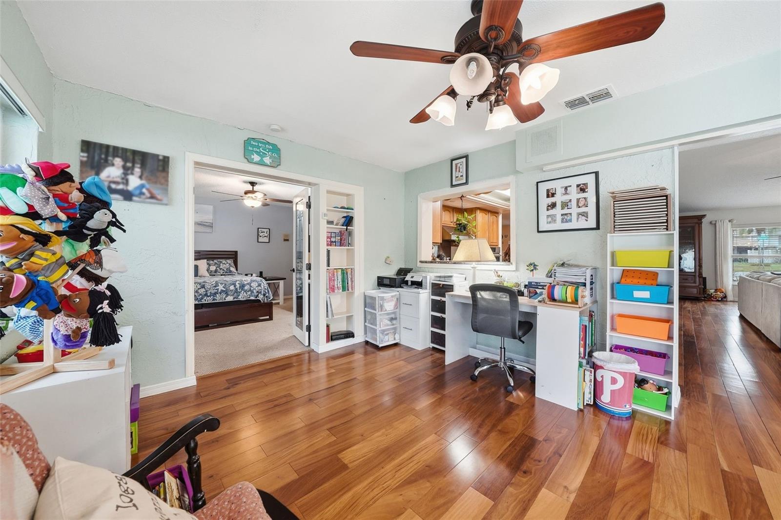 LAKESIDE WOODLANDS - Residential