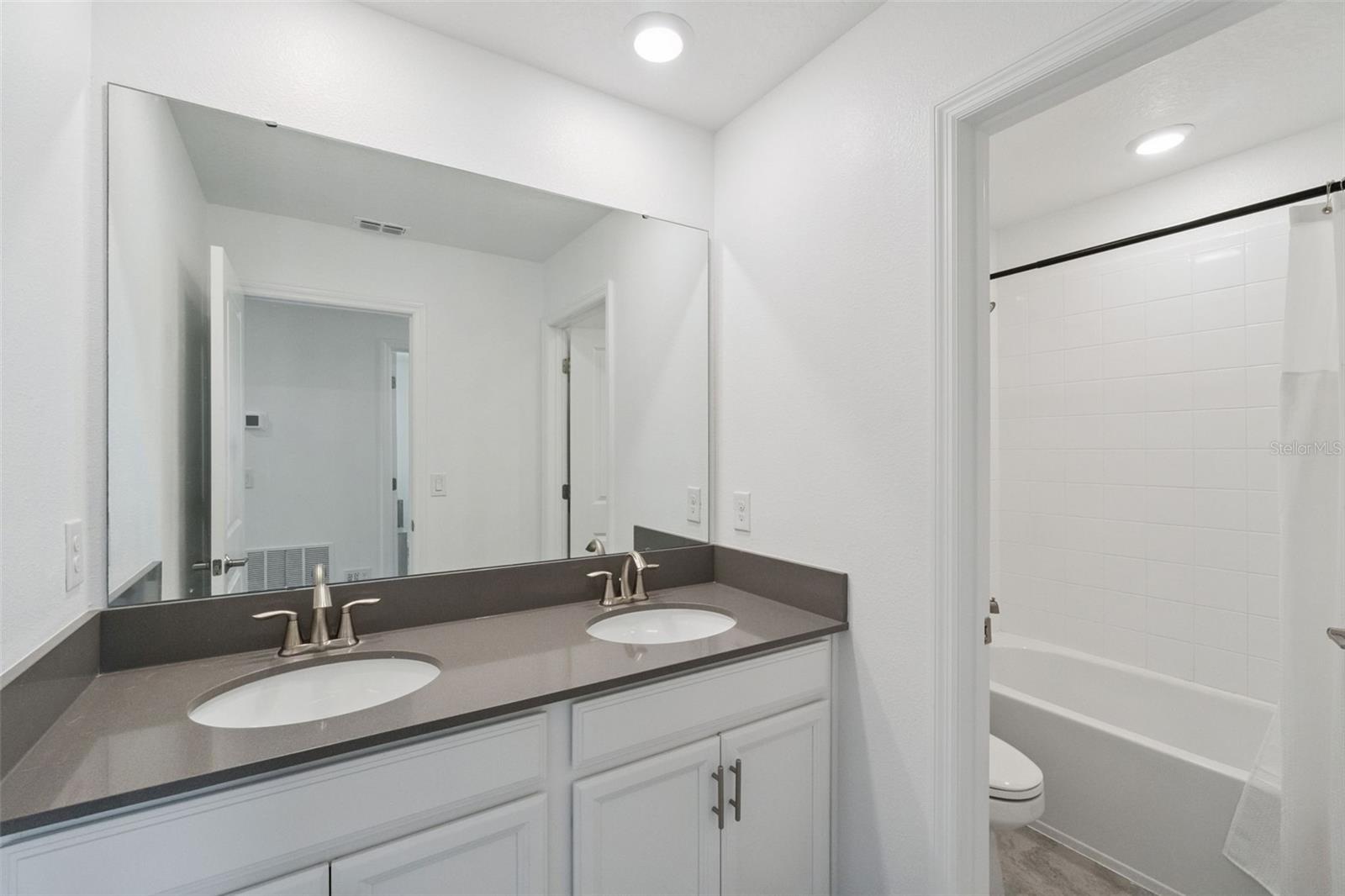 HANOVER LAKES PH 2 - Residential