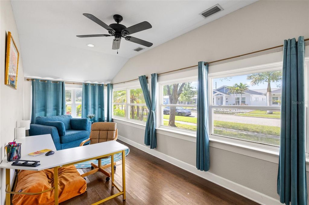 Photo of 466 36th Avenue N, St Petersburg, FL 33704 (MLS # TB8511377)