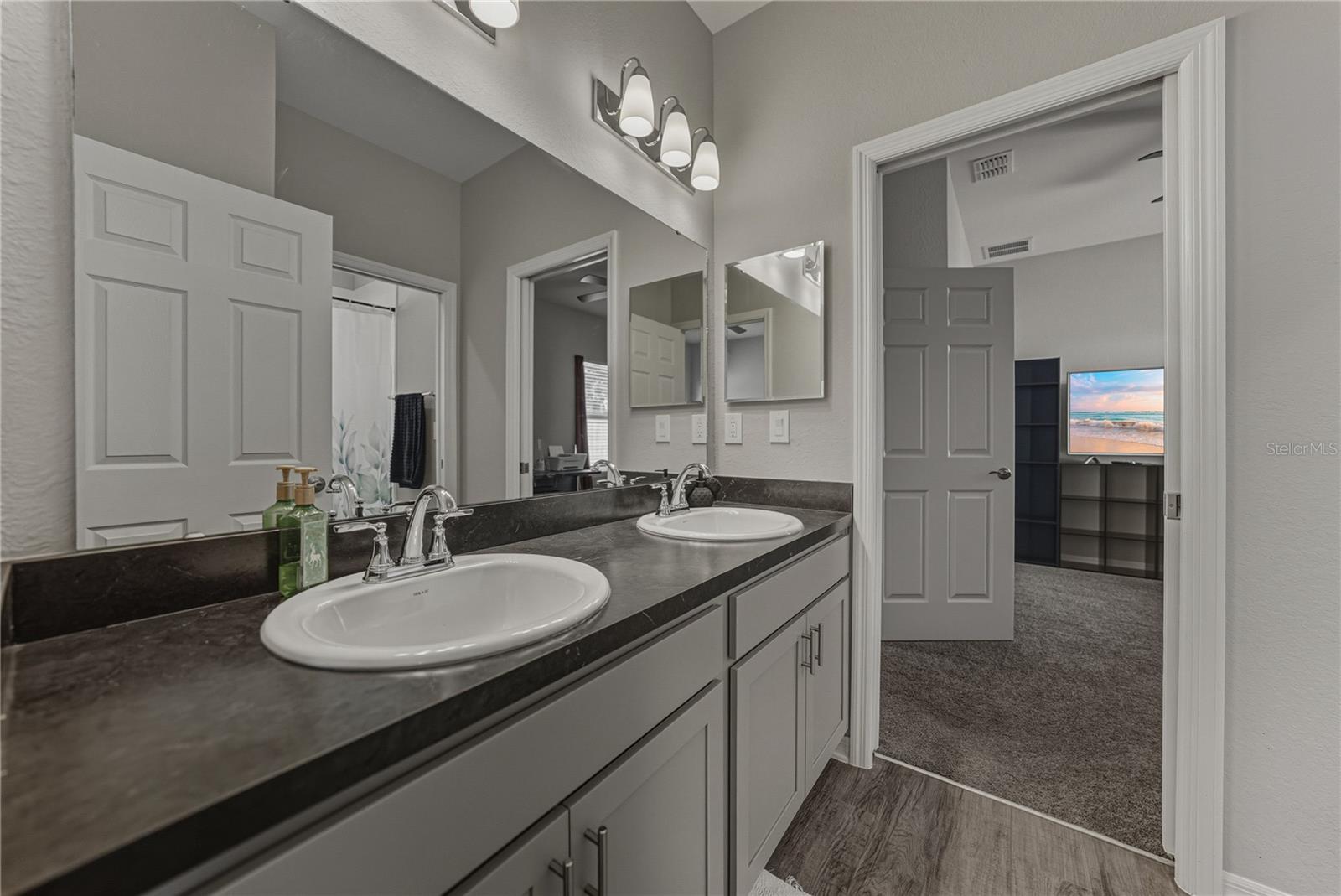 AUBURN COVE - Residential