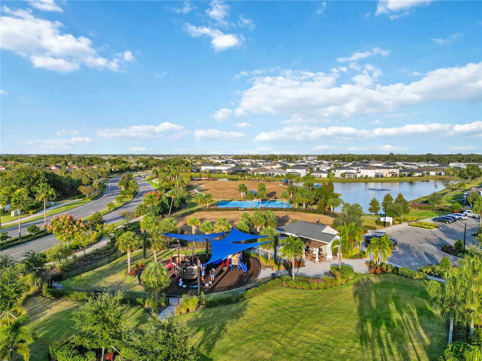 EAVE'S BEND AT ARTISAN LAKES - Residential