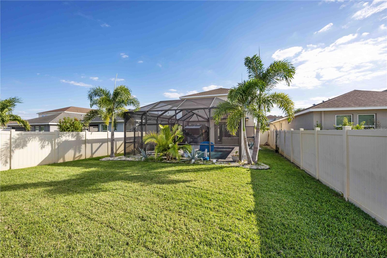 EAVE'S BEND AT ARTISAN LAKES - Residential