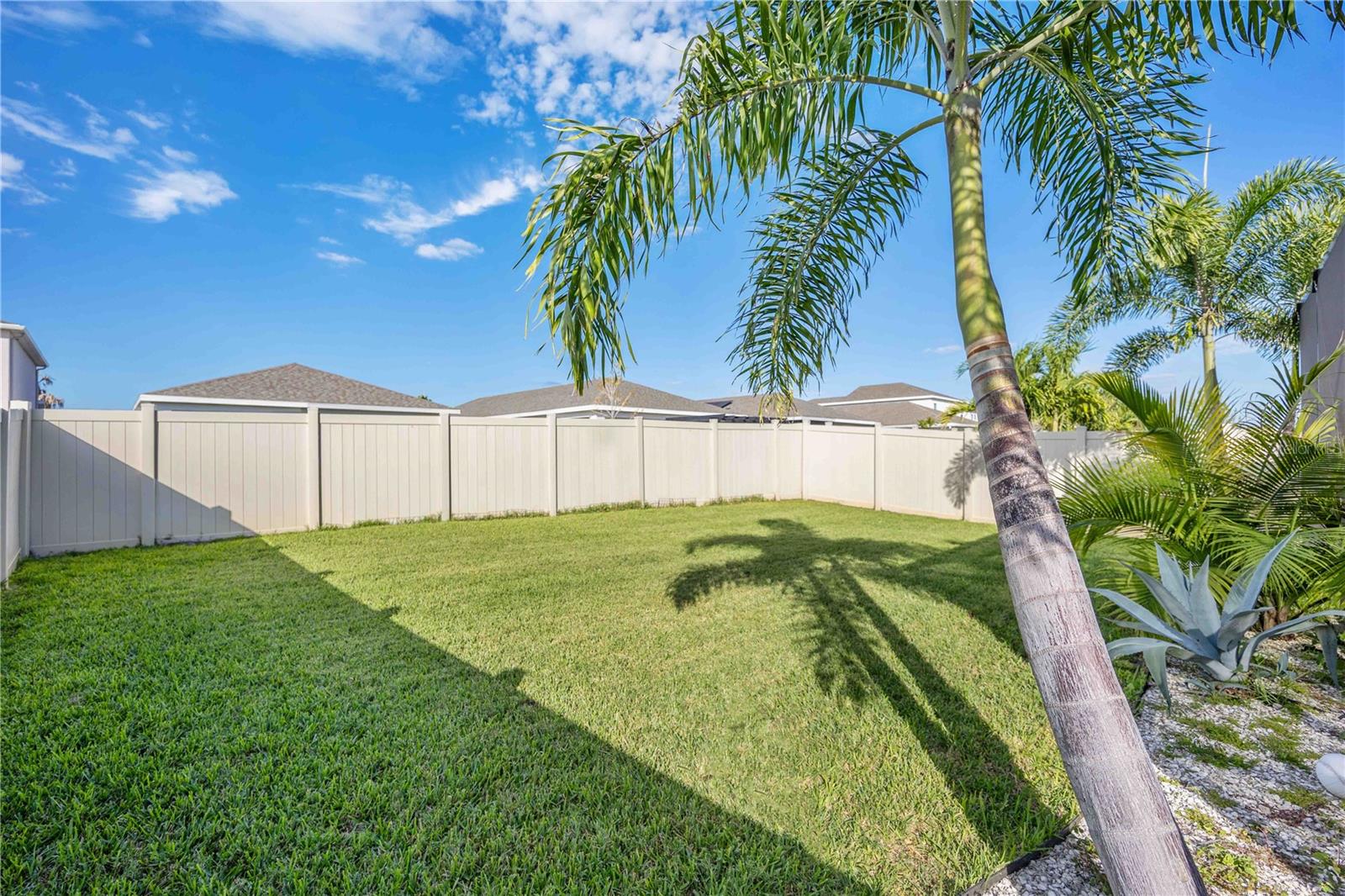 EAVE'S BEND AT ARTISAN LAKES - Residential