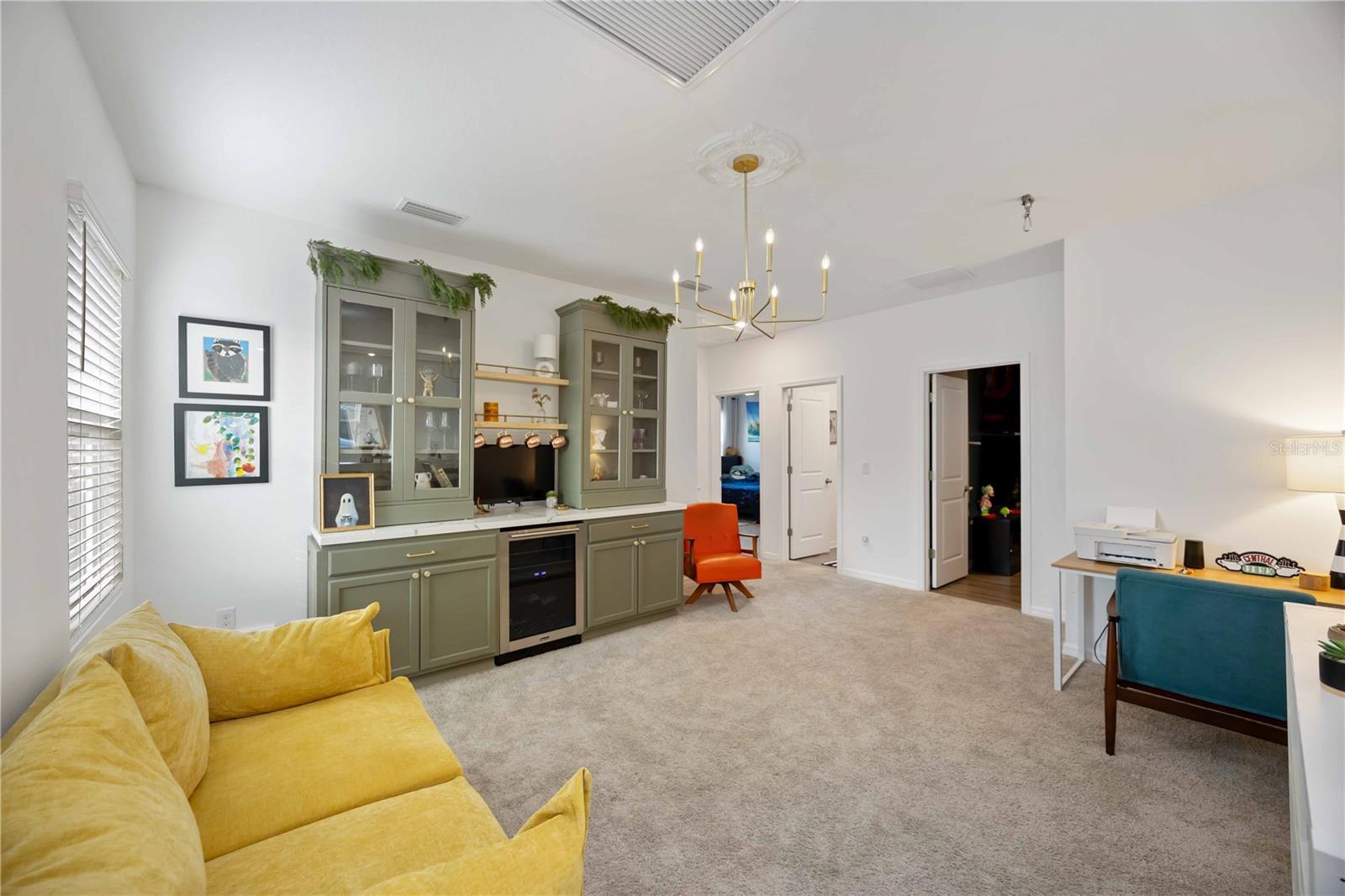 EAVE'S BEND AT ARTISAN LAKES - Residential