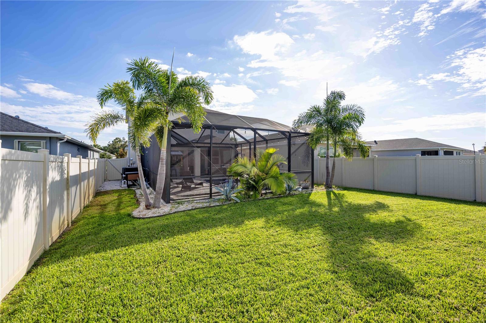 EAVE'S BEND AT ARTISAN LAKES - Residential