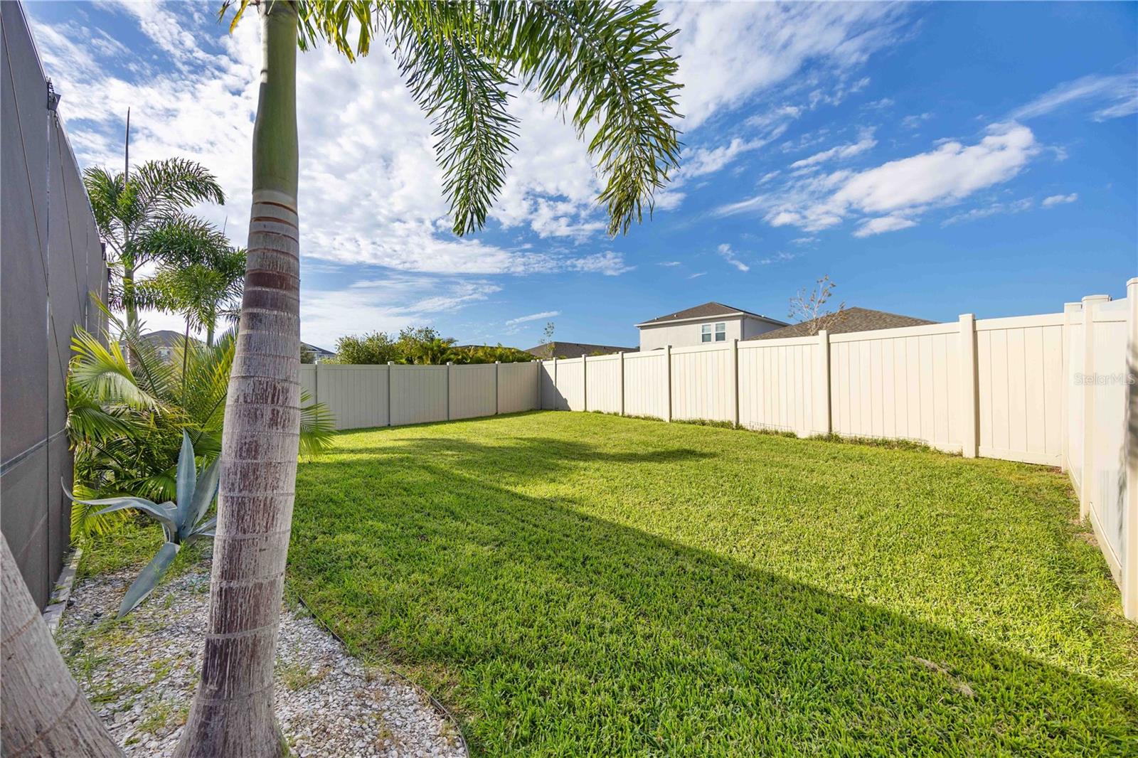 EAVE'S BEND AT ARTISAN LAKES - Residential