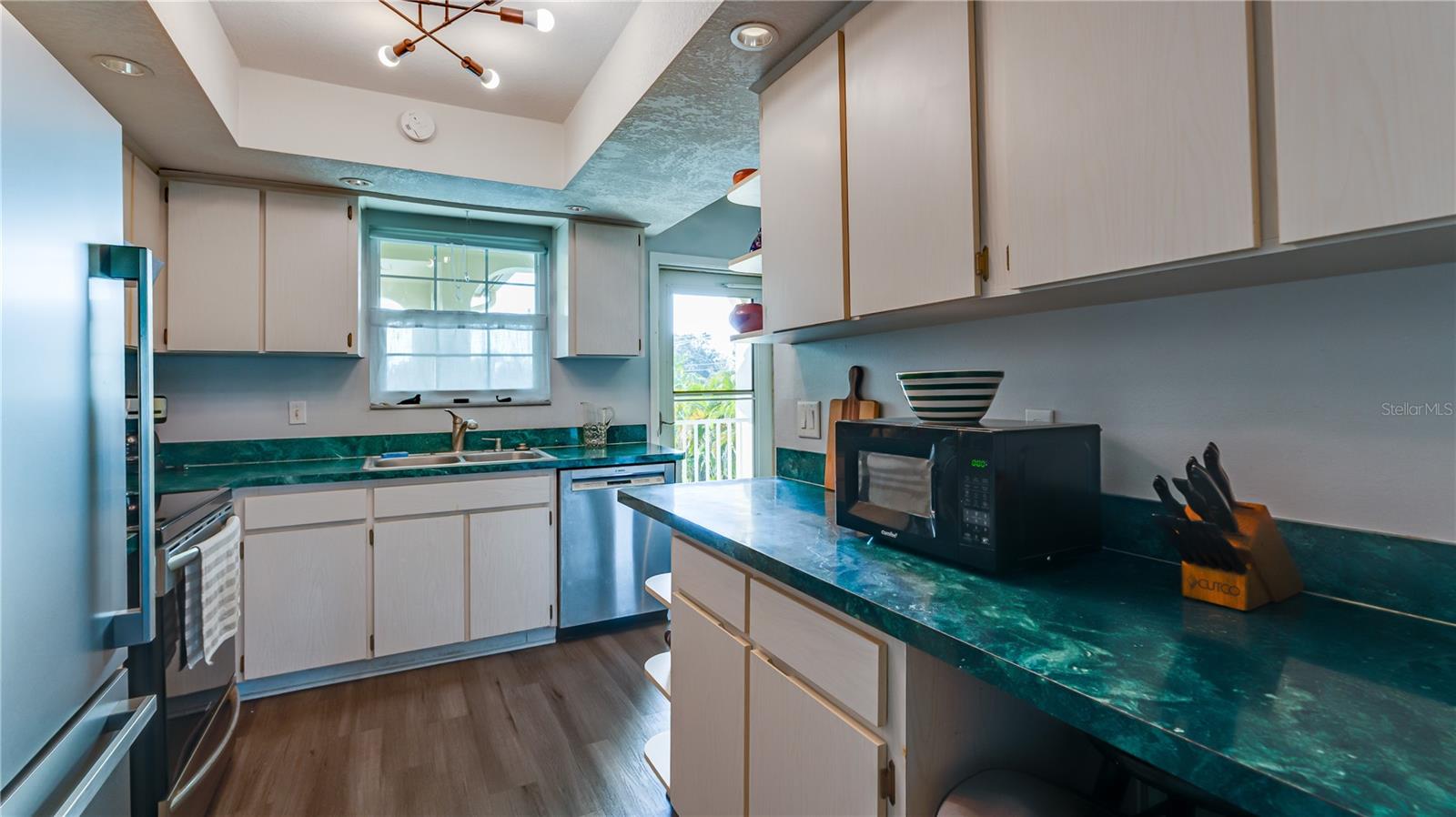 CHALET-ON-THE-LAKE-CONDO - Residential