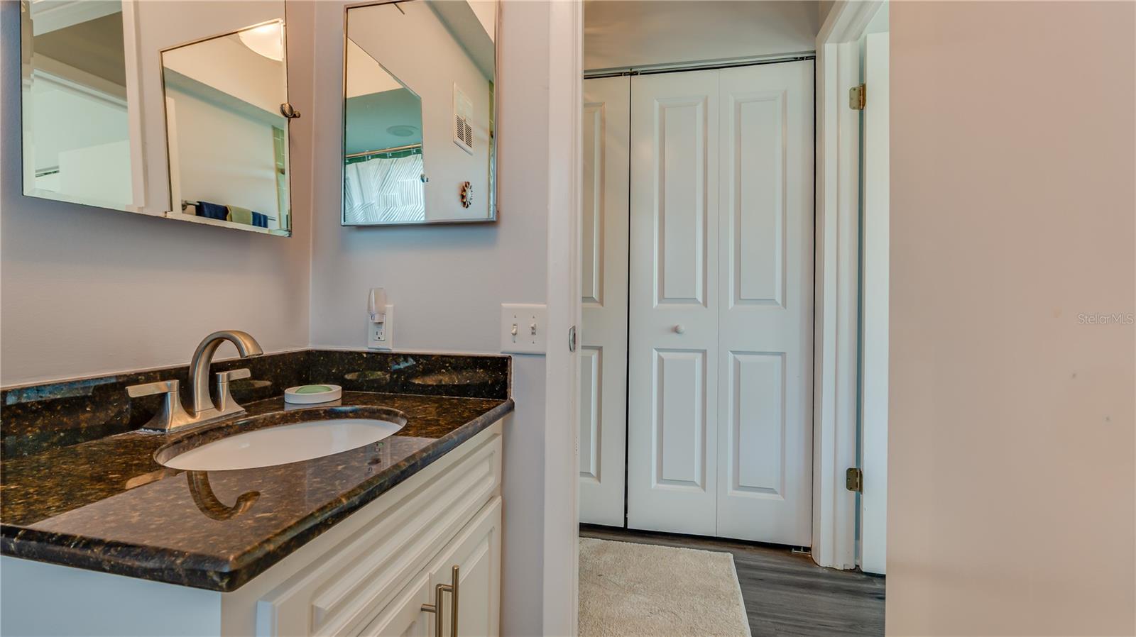 CHALET-ON-THE-LAKE-CONDO - Residential