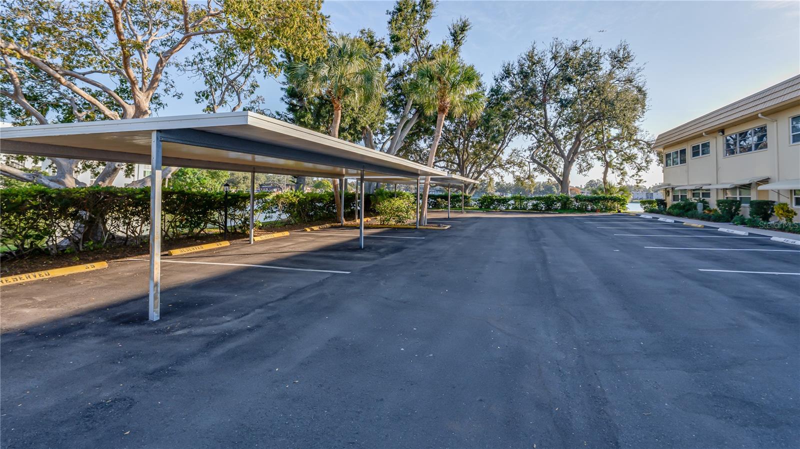 CHALET-ON-THE-LAKE-CONDO - Residential