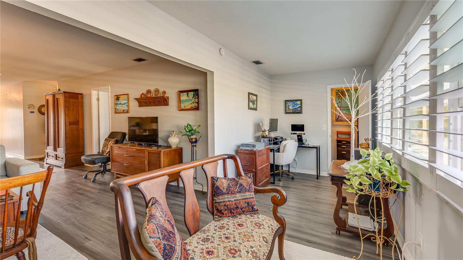 CHALET-ON-THE-LAKE-CONDO - Residential