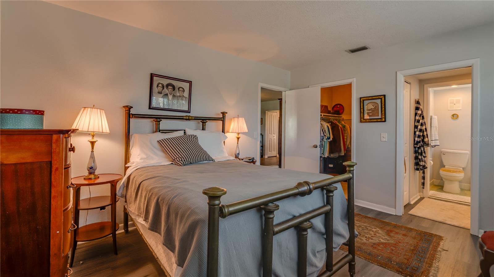 CHALET-ON-THE-LAKE-CONDO - Residential