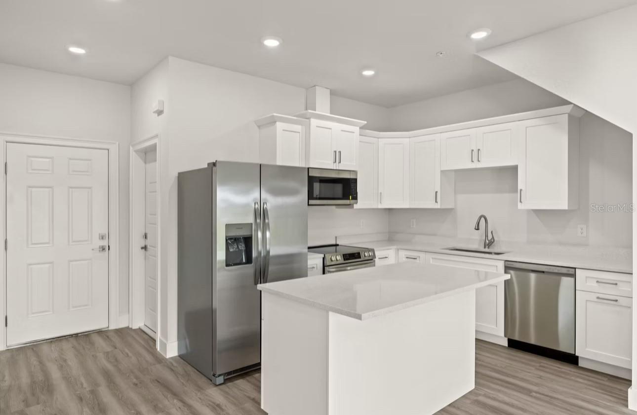 14987 SUNSET EVE LOOP