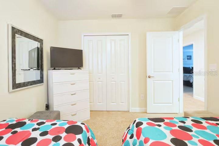 STOREY LAKE - Residential