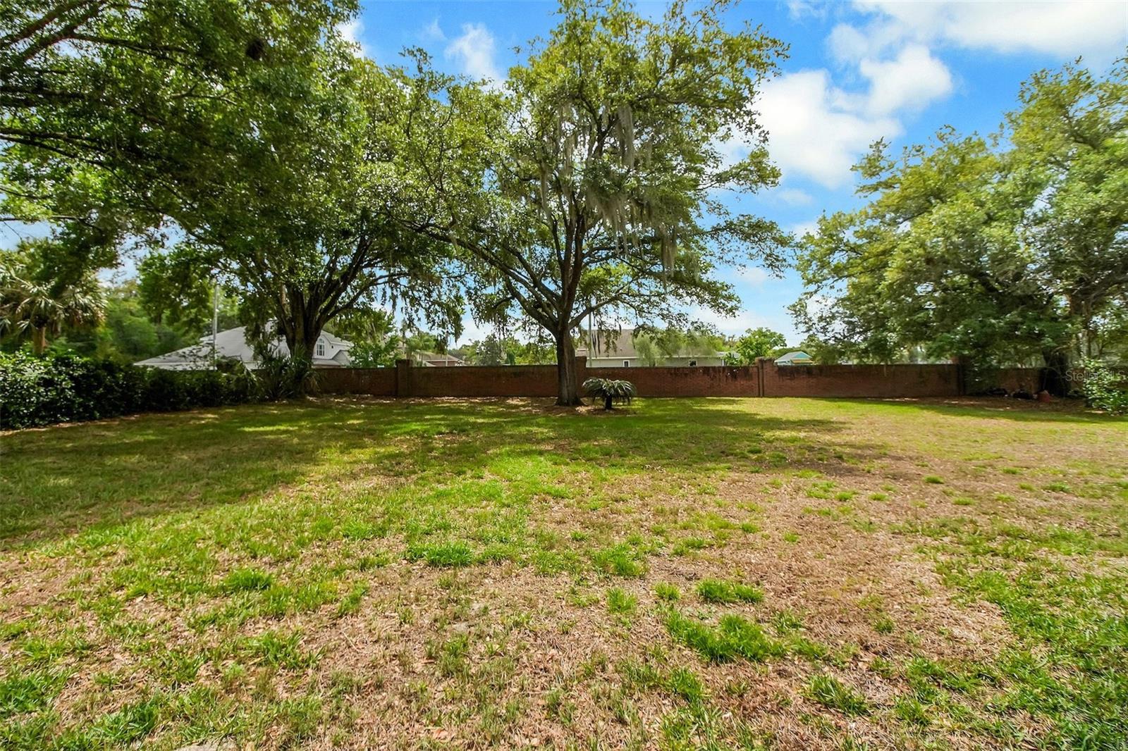 RIVER WALK - Residential