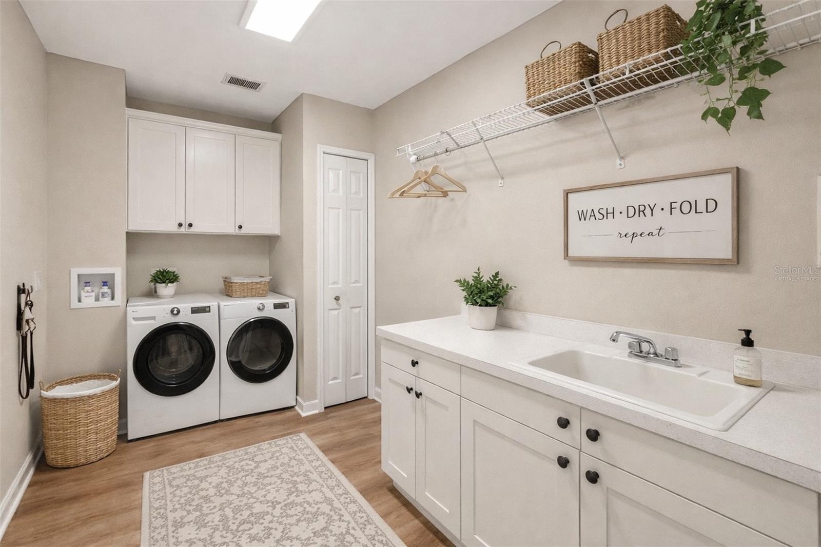 RIVER WALK - Residential