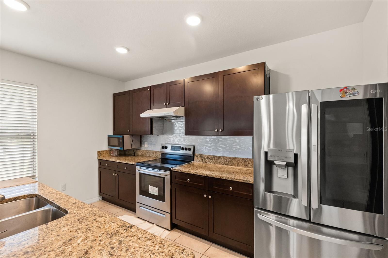 166 ST THOMAS DR