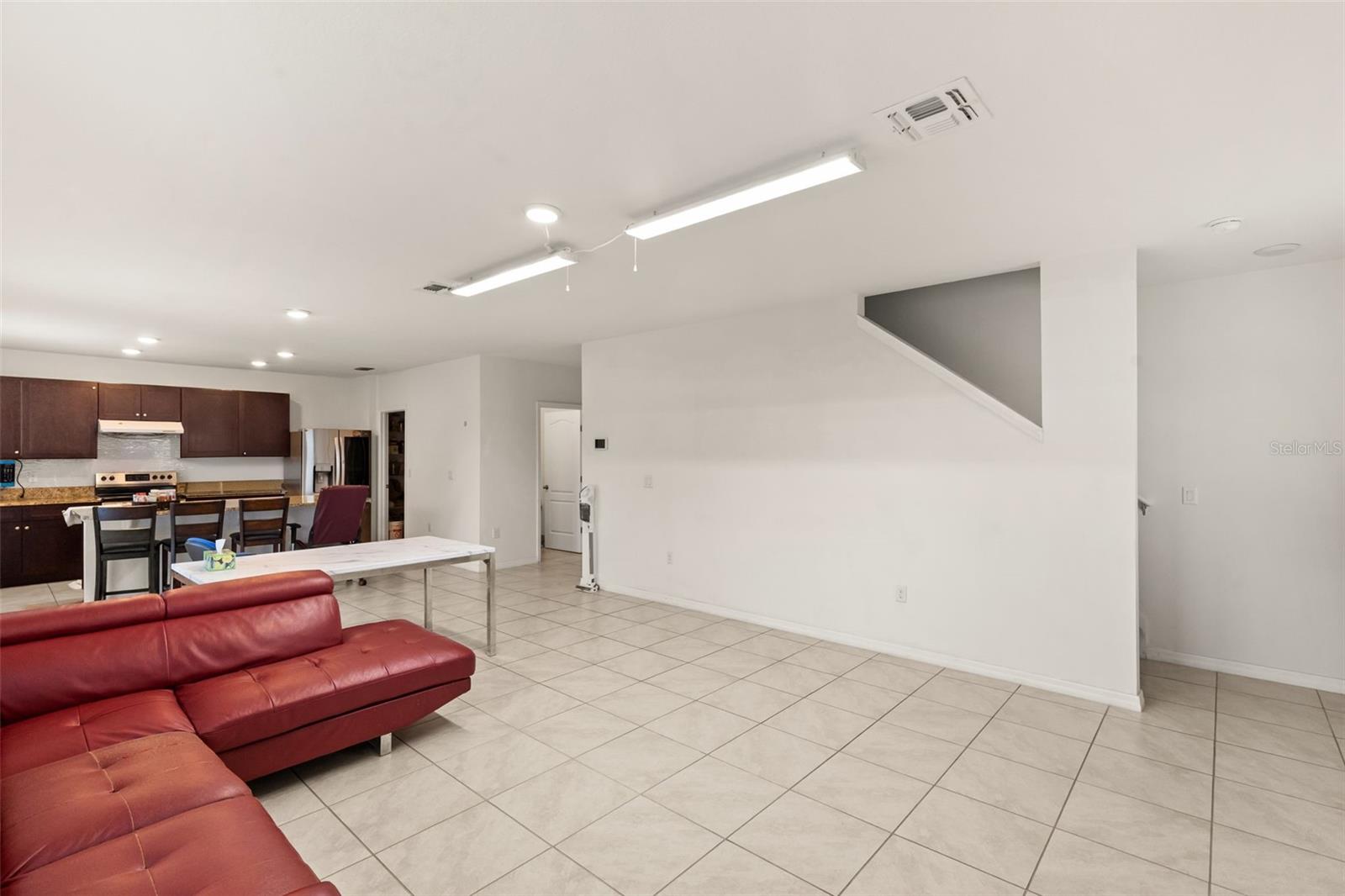 166 ST THOMAS DR