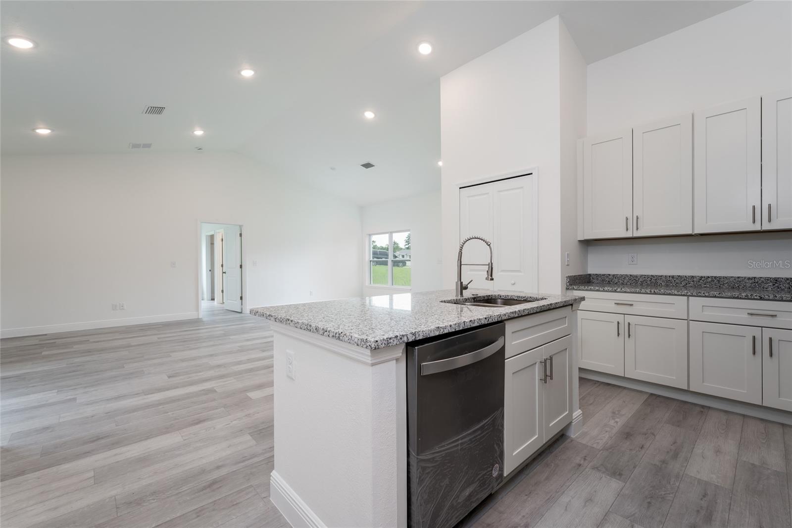 MARION OAKS UN 04 - Residential