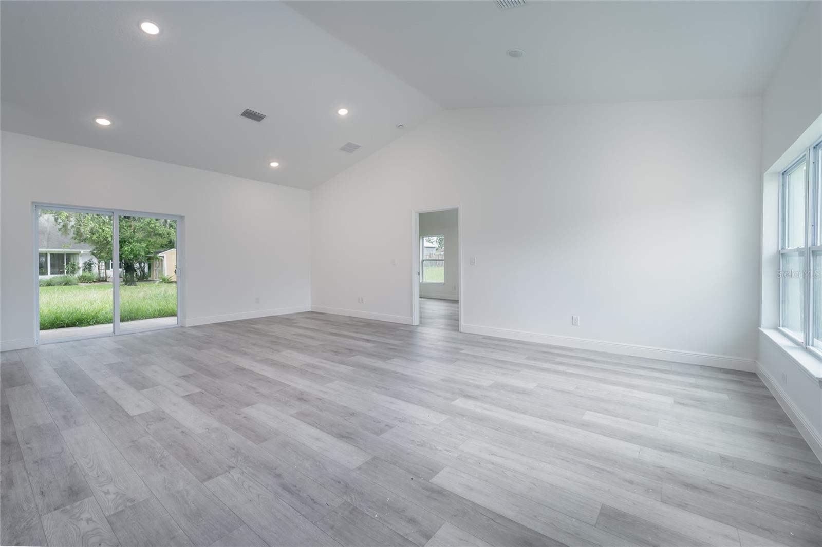 MARION OAKS UN 04 - Residential