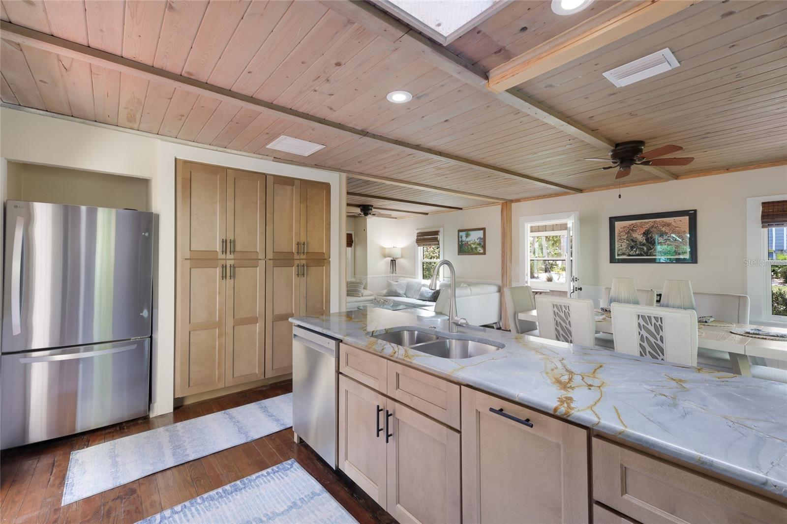 LONGBEACH ON LONGBOAT KEY - Residential