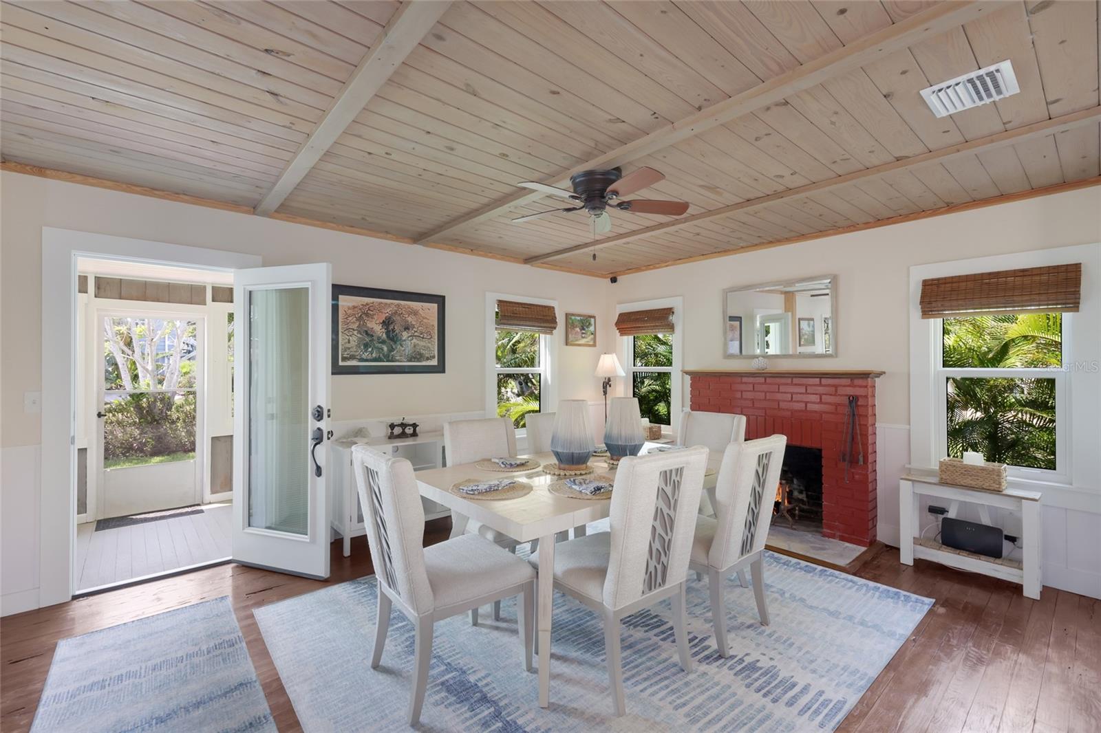 LONGBEACH ON LONGBOAT KEY - Residential