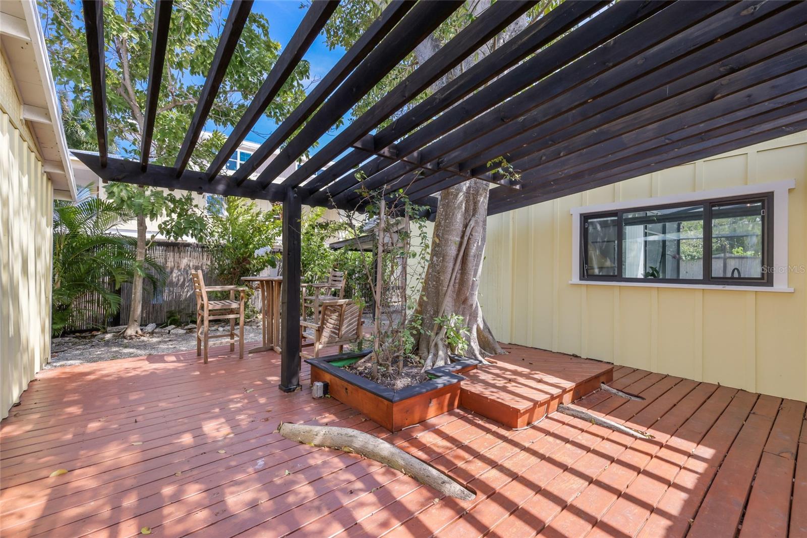 LONGBEACH ON LONGBOAT KEY - Residential