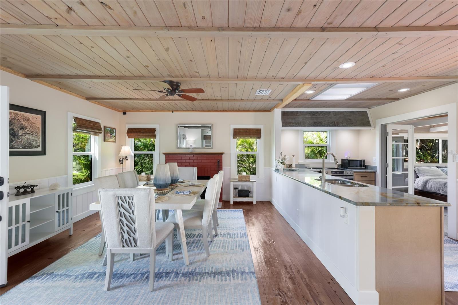 LONGBEACH ON LONGBOAT KEY - Residential