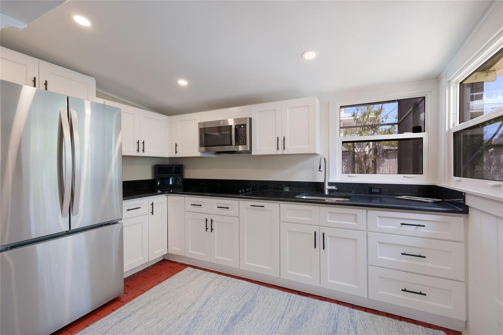 LONGBEACH ON LONGBOAT KEY - Residential