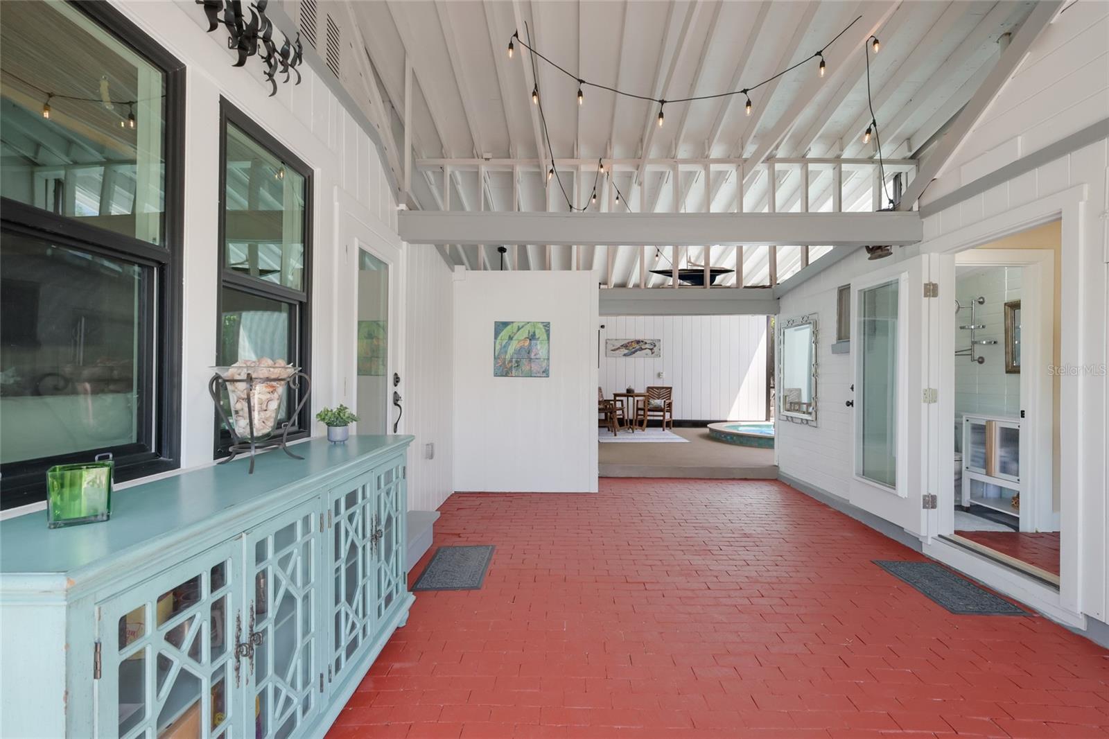 7030 POINSETTIA AVENUE