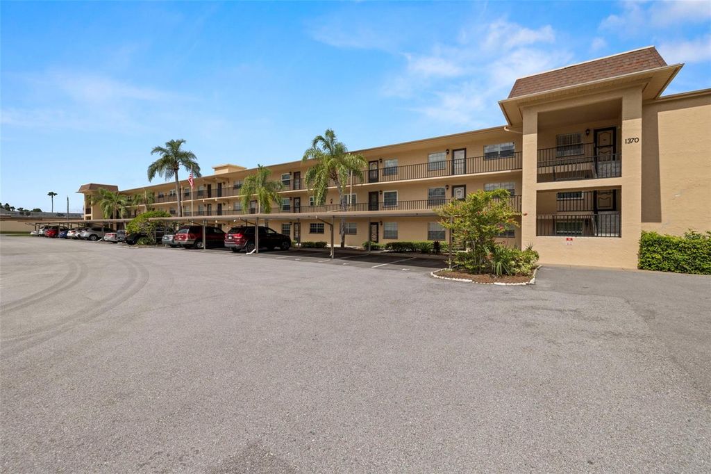 Photo of 1370 Heather Ridge Boulevard #105, Dunedin, FL 34698 (MLS # TB8402918)