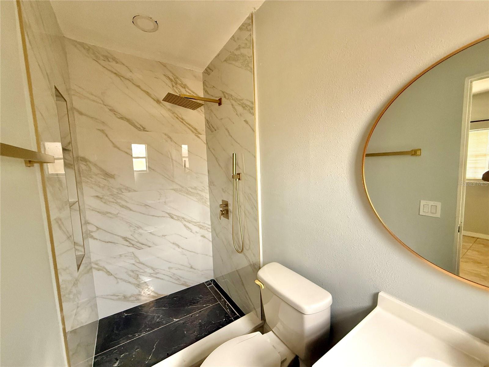 COUNTRY CLUB MANOR UNIT 3 - Residential Lease