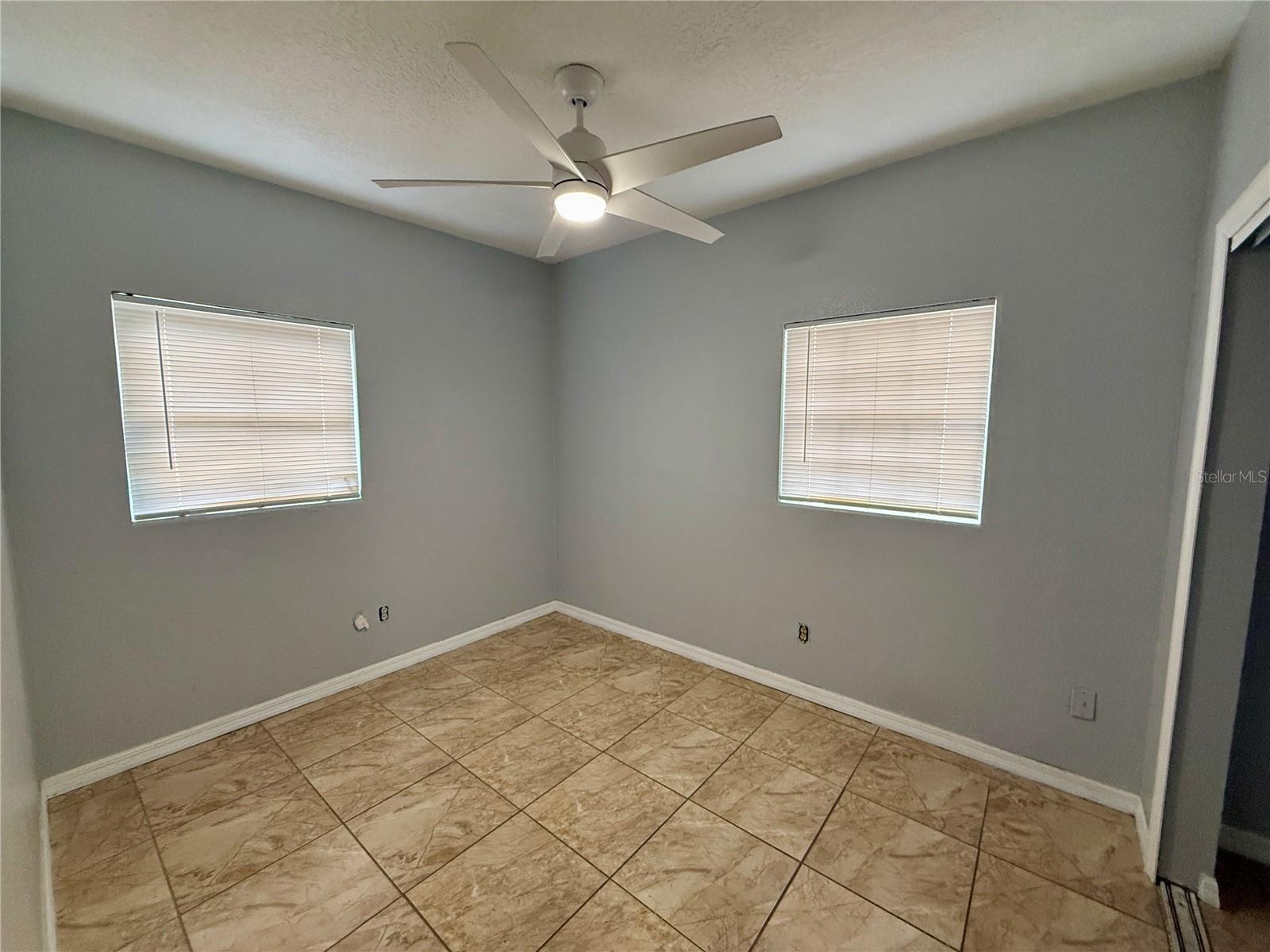 COUNTRY CLUB MANOR UNIT 3 - Residential Lease