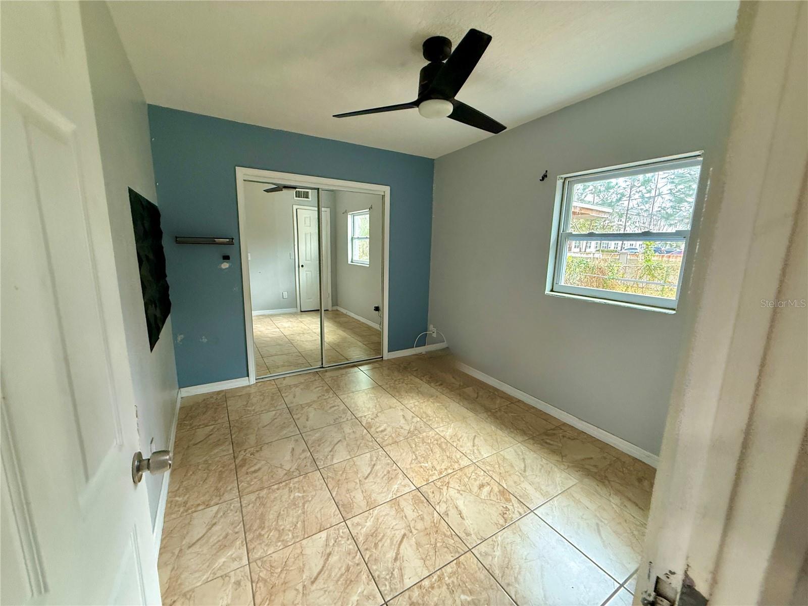 COUNTRY CLUB MANOR UNIT 3 - Residential Lease